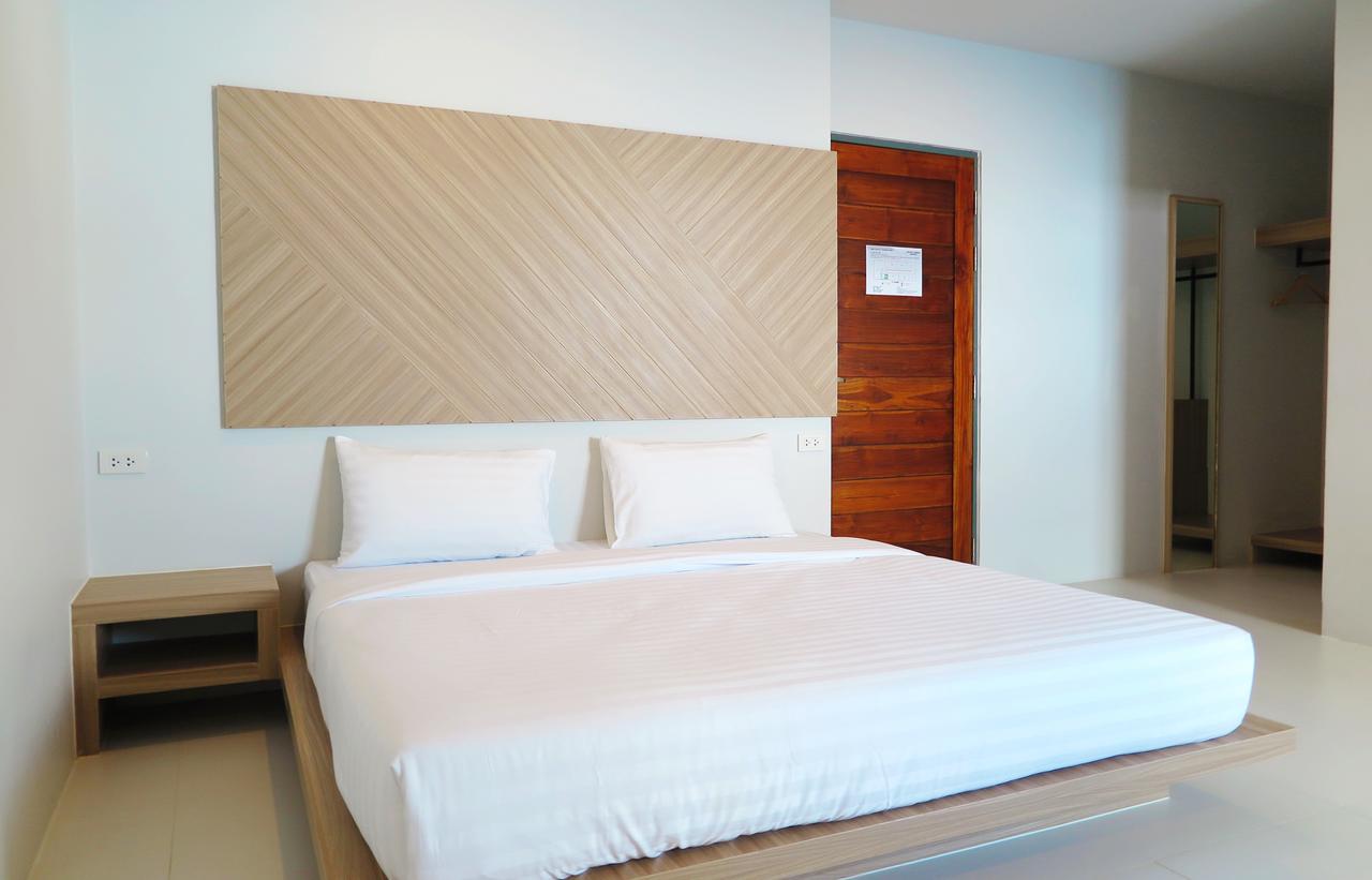 Phuket Marine Poshtel - Sha Plus Chalong Extérieur photo
