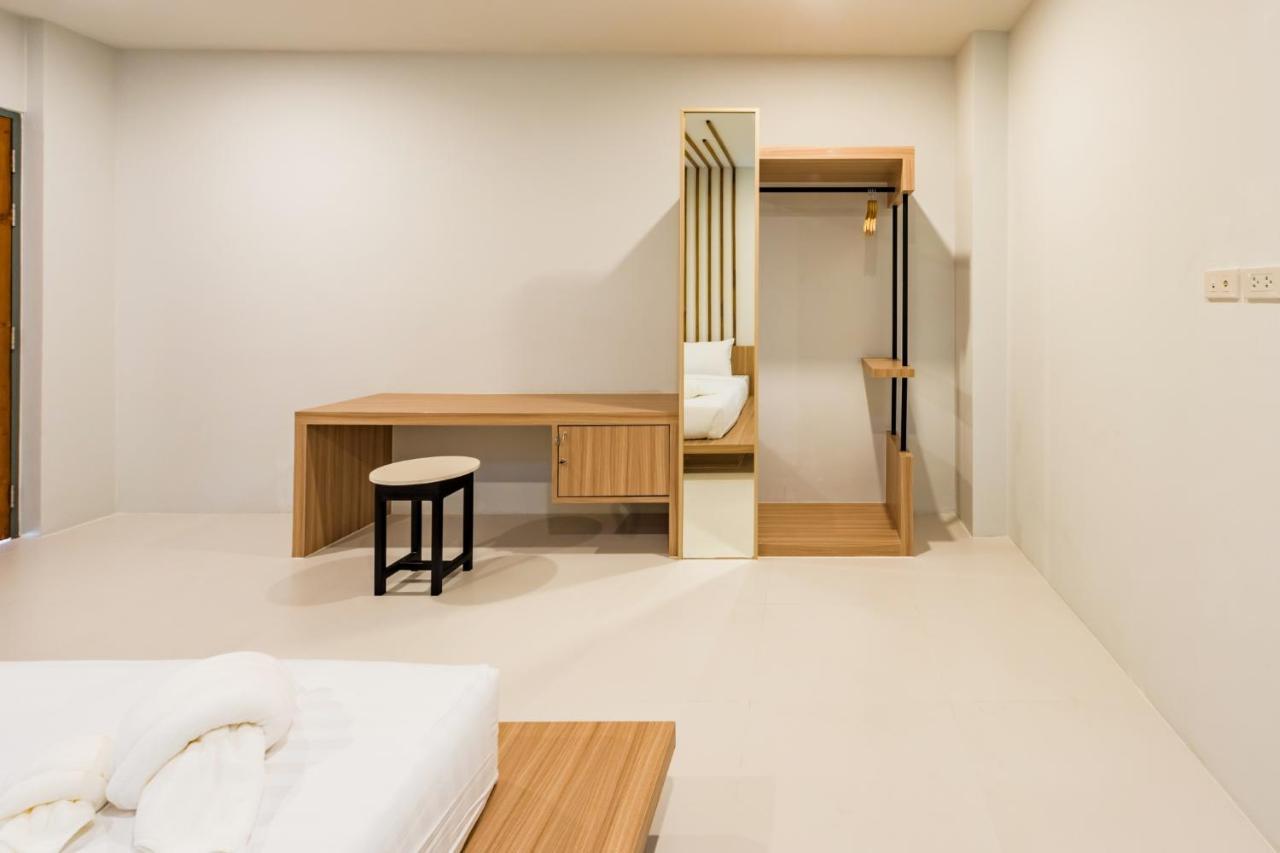 Phuket Marine Poshtel - Sha Plus Chalong Extérieur photo