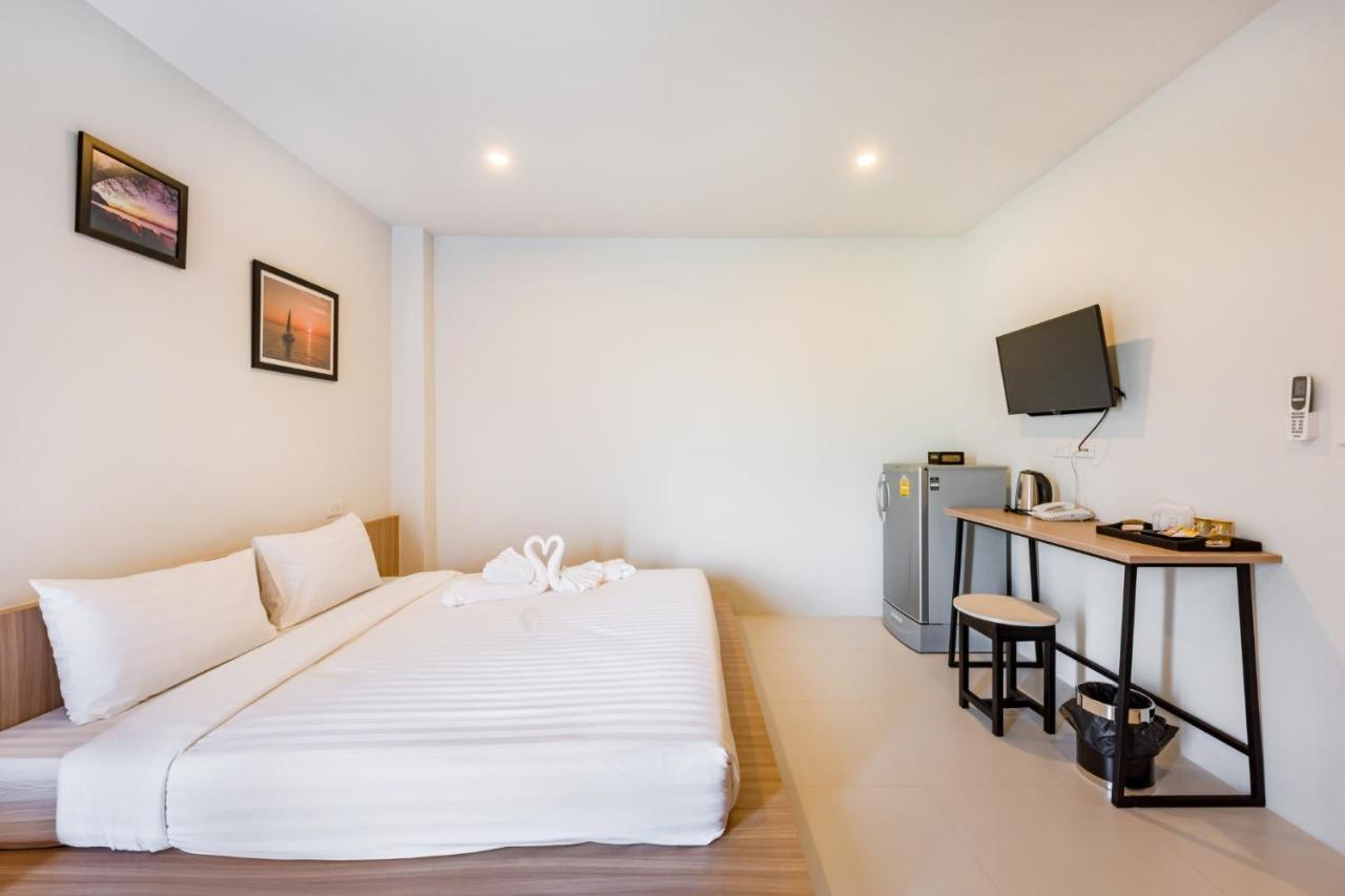 Phuket Marine Poshtel - Sha Plus Chalong Extérieur photo