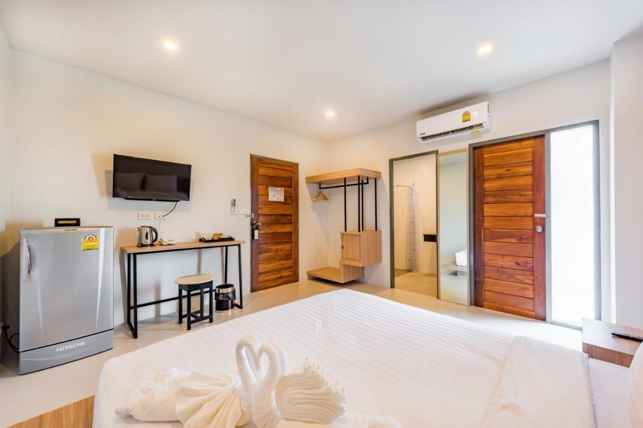 Phuket Marine Poshtel - Sha Plus Chalong Extérieur photo
