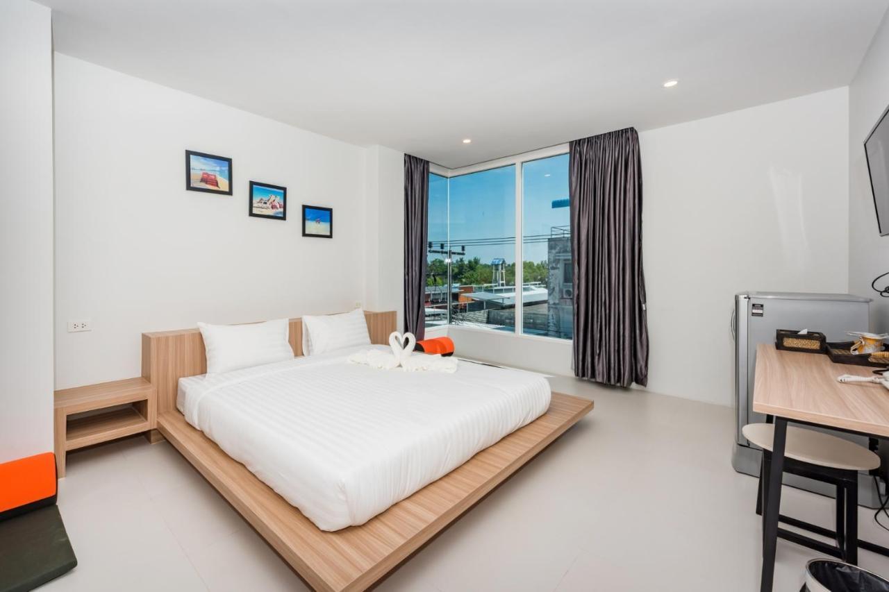 Phuket Marine Poshtel - Sha Plus Chalong Extérieur photo